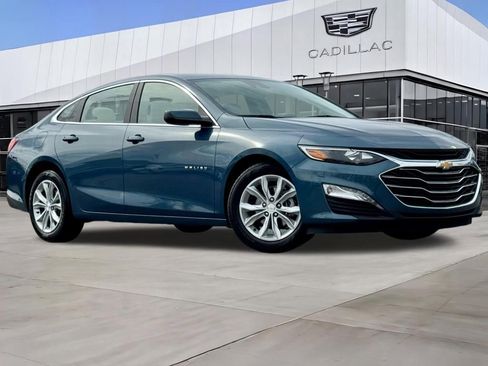 Used 2024 Chevrolet Malibu LT image 2
