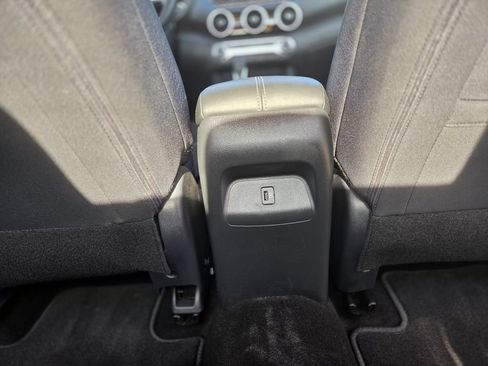Used 2024 Nissan Sentra SV FWD image 14