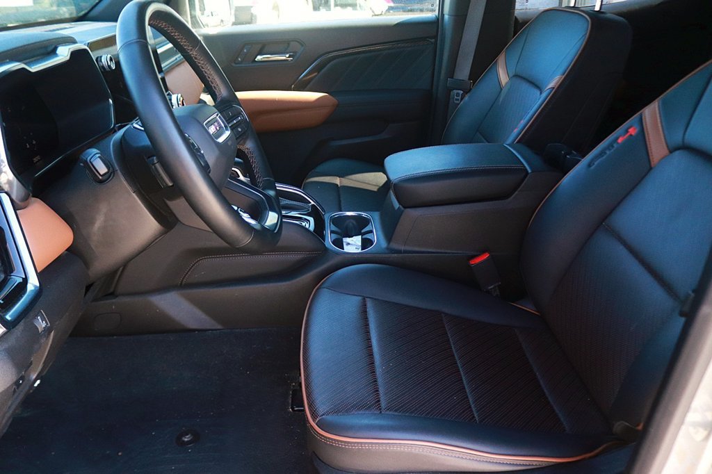 Used 2023 GMC Canyon AT4 w/ AT4 Premium Package AWD/4WD image 14