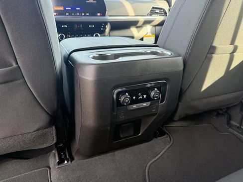 New 2026 Chevrolet Suburban LS image 36