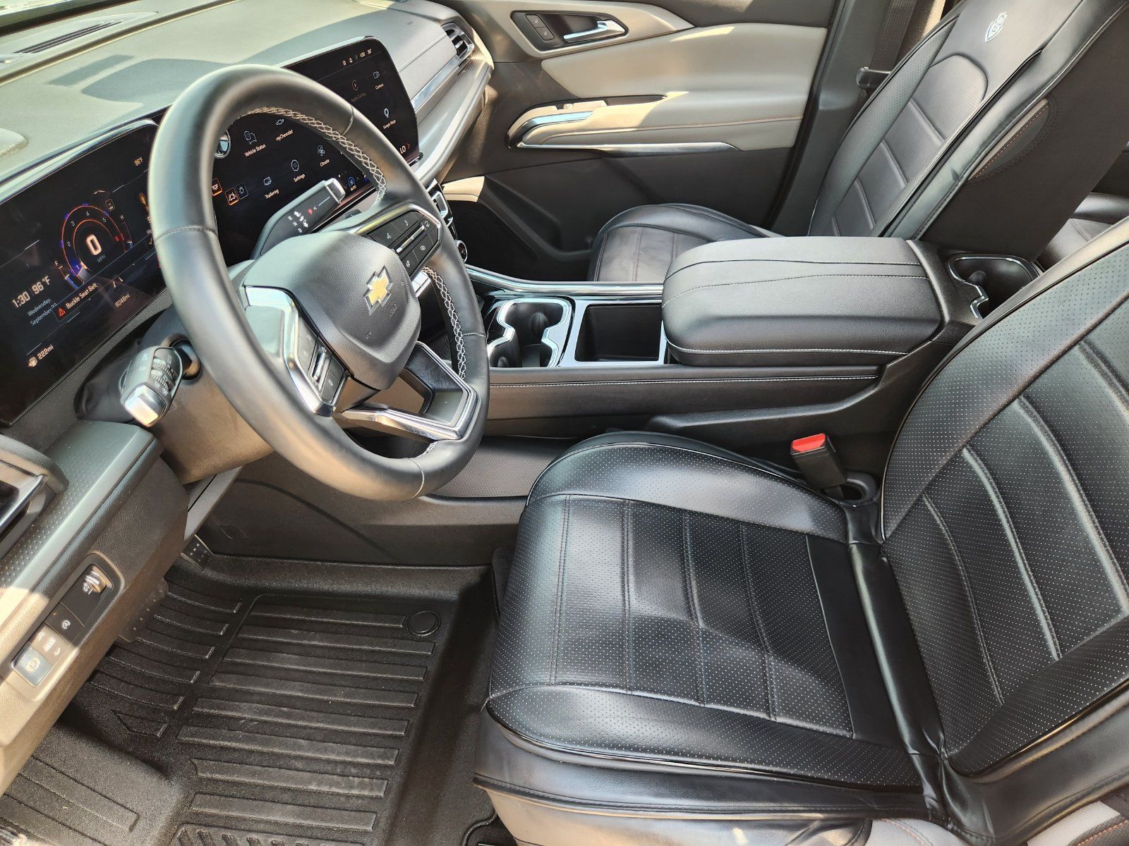Certified 2026 Chevrolet Traverse LT w/ Driver Confidence Package FWD image 17