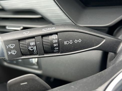Used 2025 GMC Acadia Elevation FWD image 37