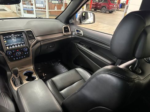 Certified 2017 Jeep Grand Cherokee Limited AWD/4WD image 13