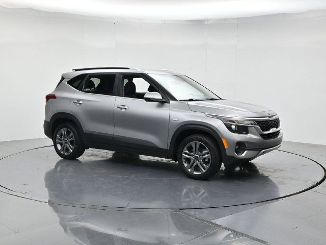 Used 2021 Kia Seltos S AWD/4WD image 3