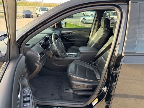 Used 2023 Chevrolet Traverse Premier w/ Redline Edition image 19