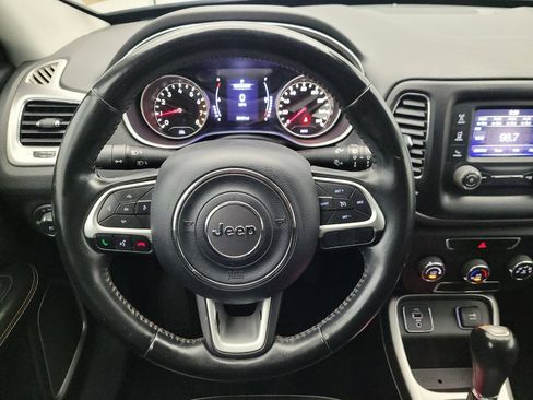 Used 2018 Jeep Compass Latitude FWD image 22