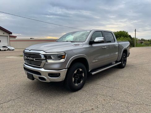 Used 2019 RAM 1500 Laramie AWD/4WD image 11