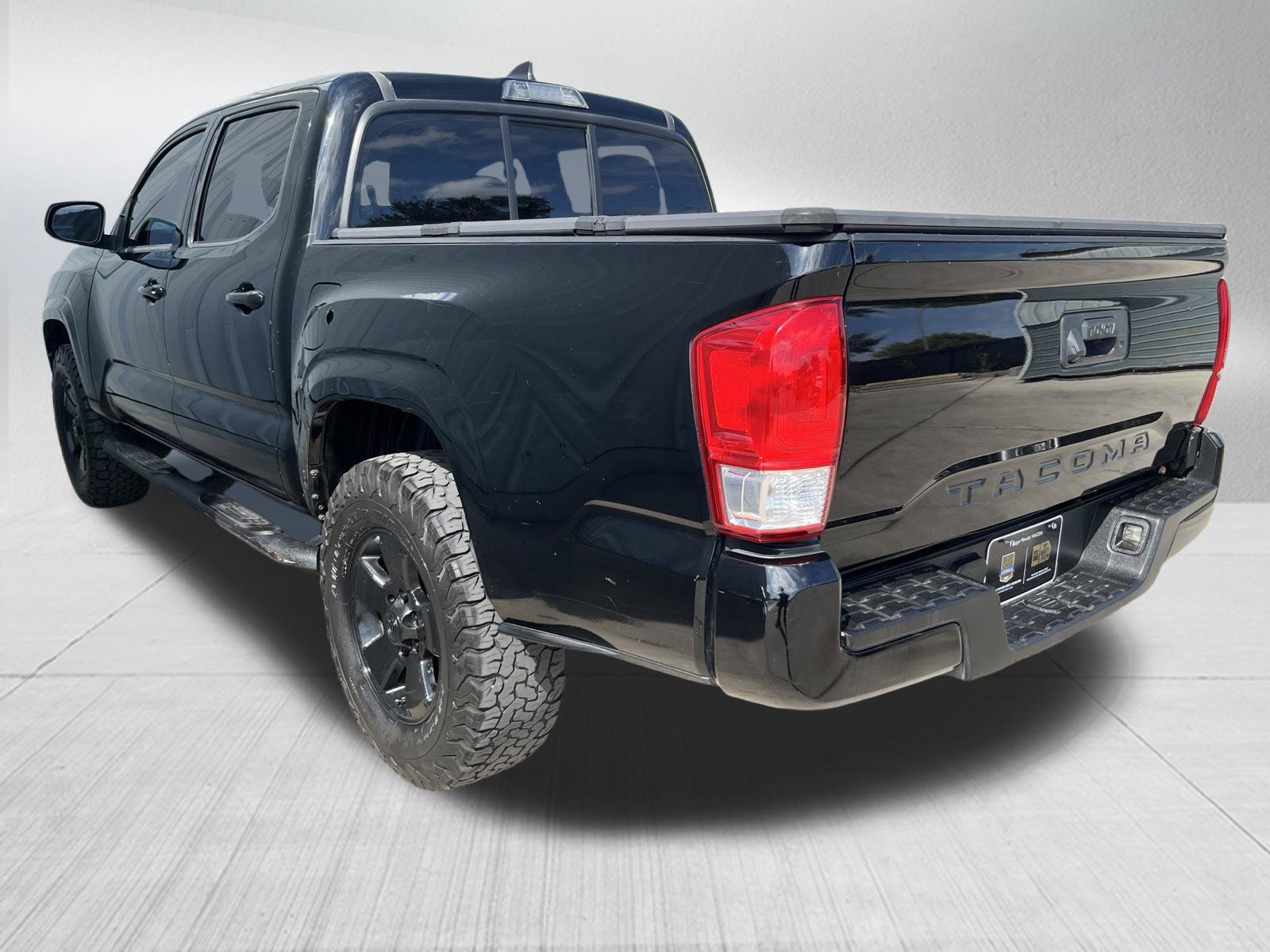 Used 2017 Toyota Tacoma SR w/ SR Convenience Package RWD image 6