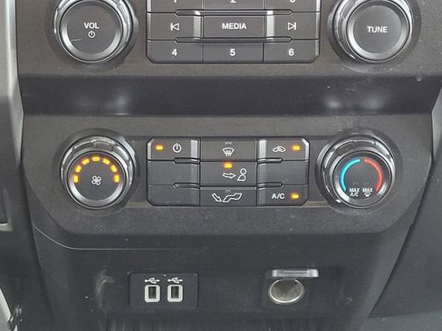 Used 2019 Ford F150 XLT RWD image 21