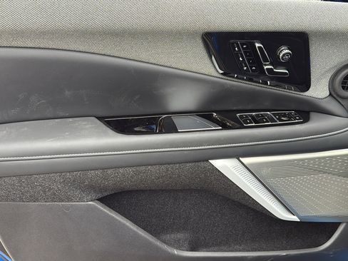 New 2026 Cadillac Optiq Luxury 2 image 10