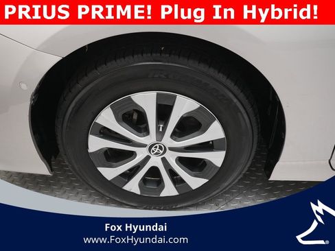 Used 2021 Toyota Prius Prime Limited w/ Carpet Mat Package (TMS) image 26