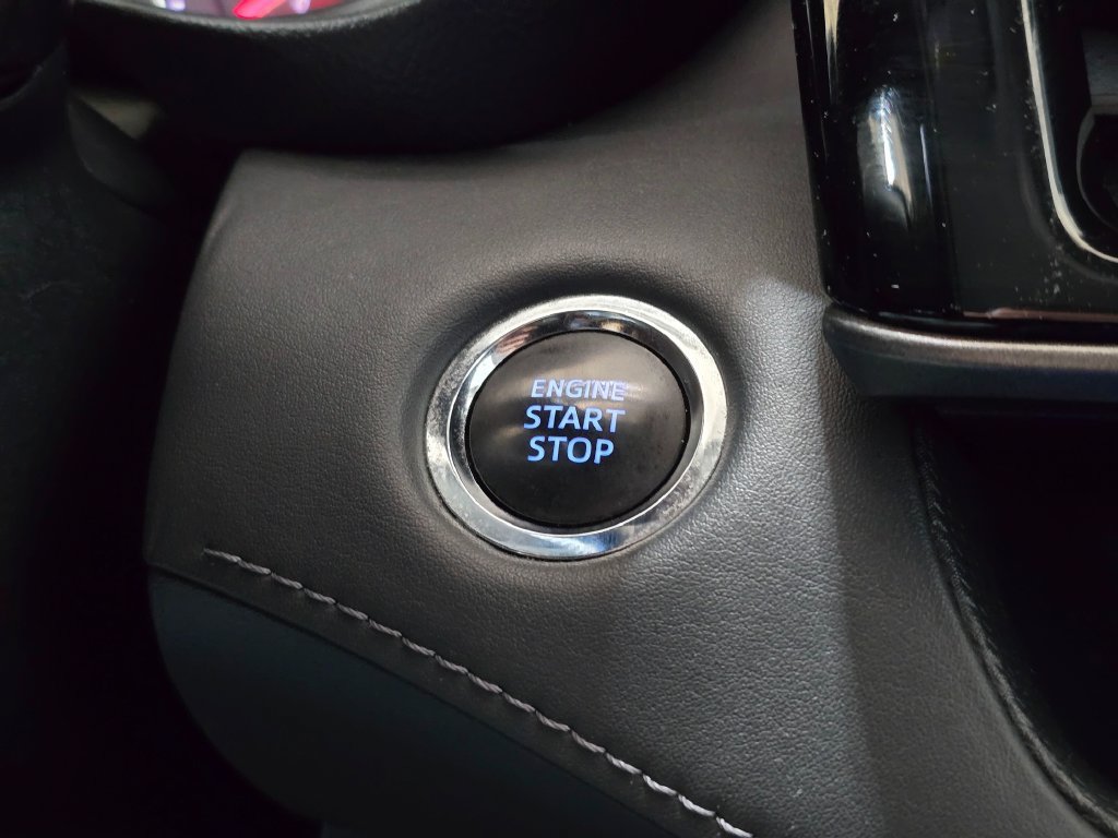Used 2022 Toyota Highlander LE AWD/4WD image 18