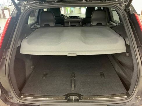 Used 2020 Volvo XC40 T5 R-Design AWD/4WD image 31