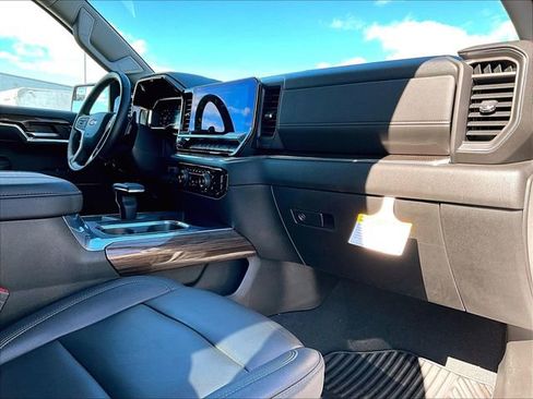 Used 2023 Chevrolet Silverado 1500 LT w/ Z71 Off-Road Package image 14