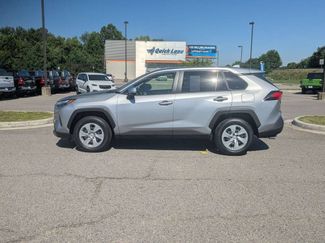 Used 2025 Toyota RAV4 LE FWD video 2