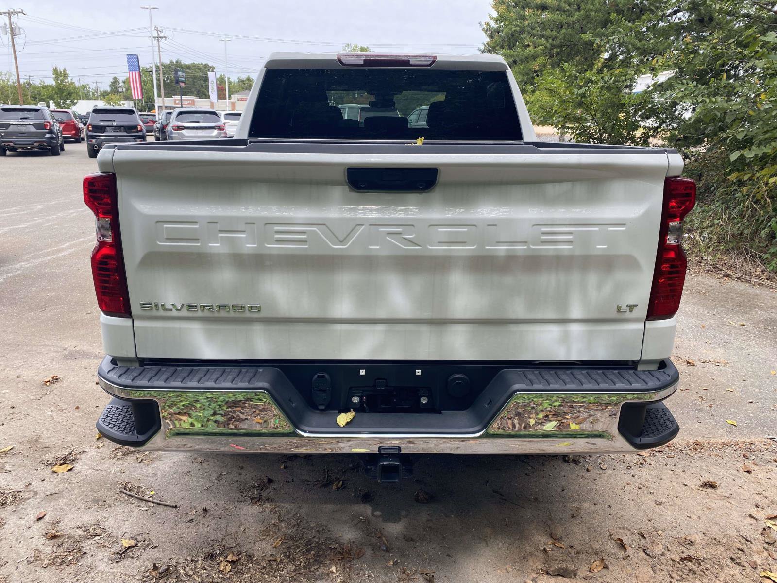 Used 2024 Chevrolet Silverado 1500 LT AWD/4WD image 6
