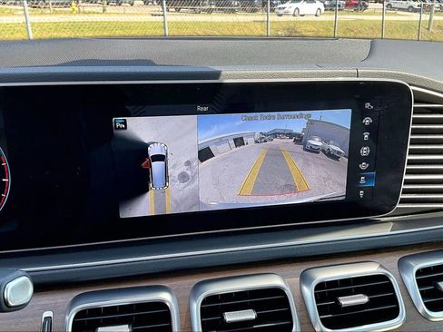 Used 2022 Mercedes-Benz GLS 450 4MATIC image 21