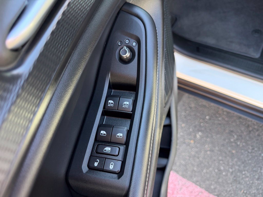 Used 2023 Jeep Grand Cherokee Altitude AWD/4WD image 12