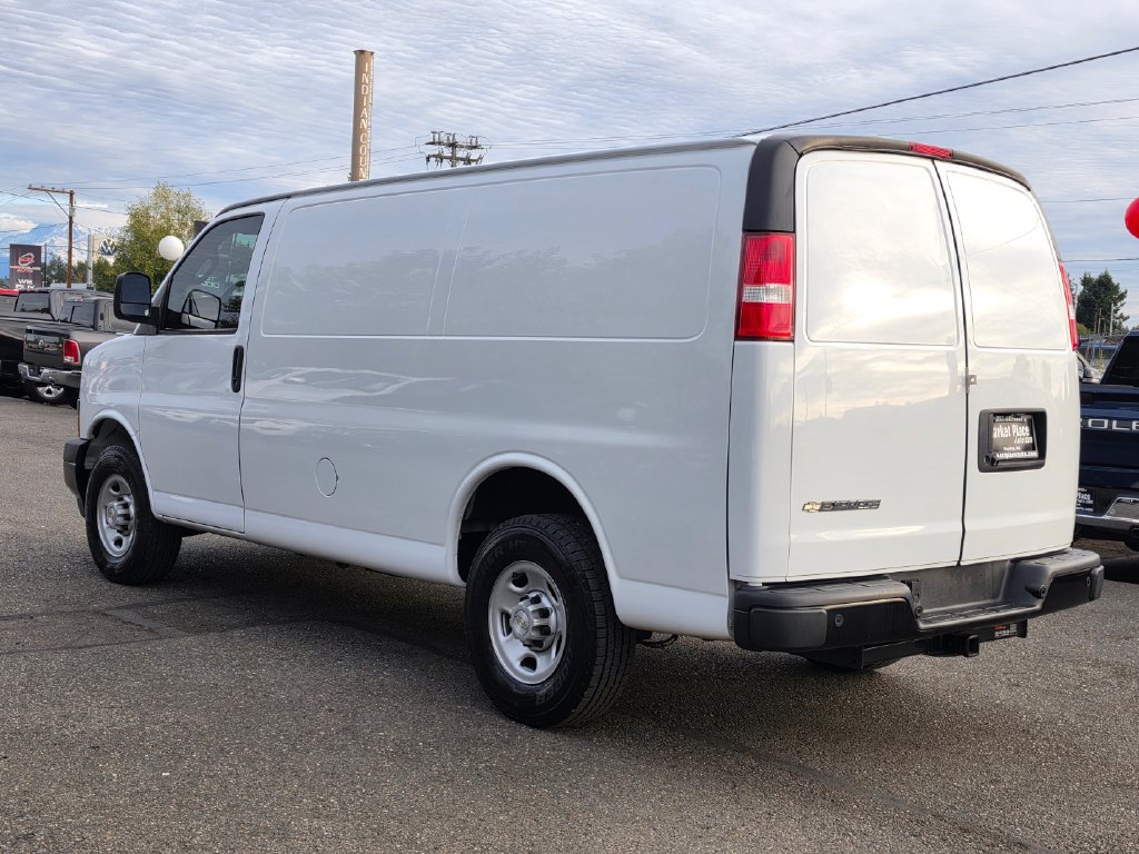 Used 2020 Chevrolet Express 2500 RWD image 4
