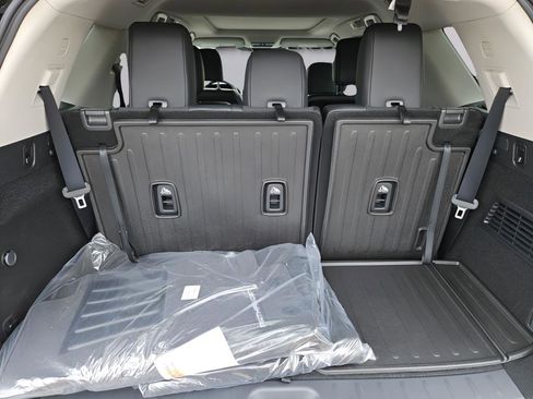 New 2026 Nissan Pathfinder Platinum FWD image 30