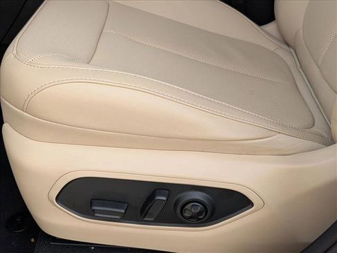 New 2025 Jeep Grand Cherokee Limited w/ Luxury Tech Group II image 4