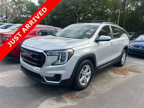 Used 2022 GMC Terrain SLE w/ Driver Convenience Package image 1