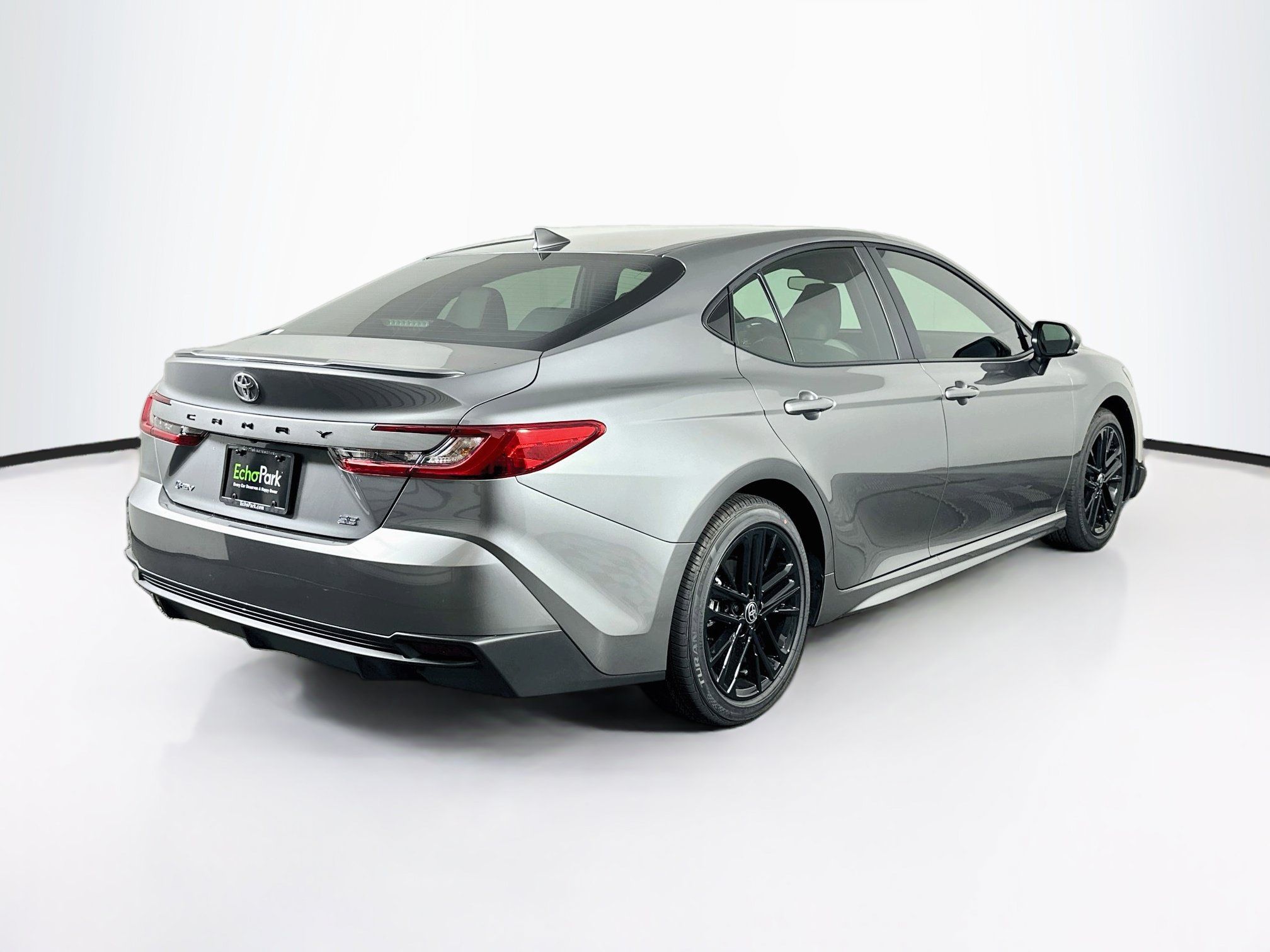 Used 2026 Toyota Camry SE FWD image 9