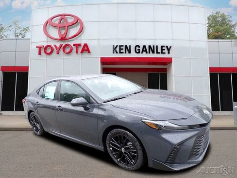 New 2026 Toyota Camry SE FWD image 1