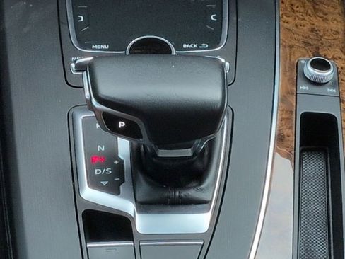 Used 2018 Audi Q5 2.0T Premium Plus w/ Premium Plus Package image 19