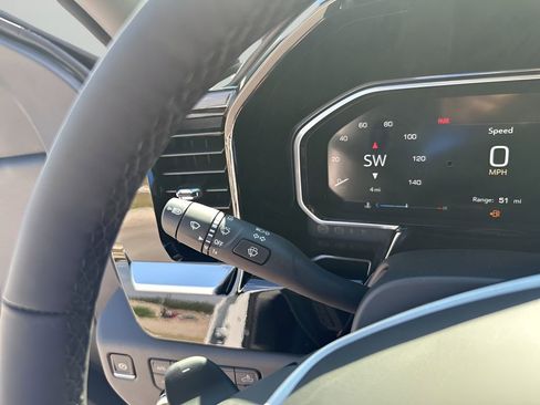 New 2026 GMC Sierra 1500 SLT w/ SLT Convenience Package image 32