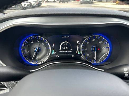 New 2026 Chrysler Pacifica Limited image 11