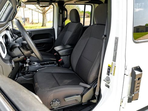 Used 2023 Jeep Gladiator Sport AWD/4WD image 37