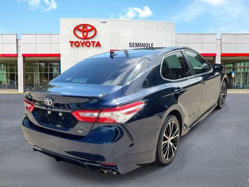 Used 2020 Toyota Camry SE FWD image 3