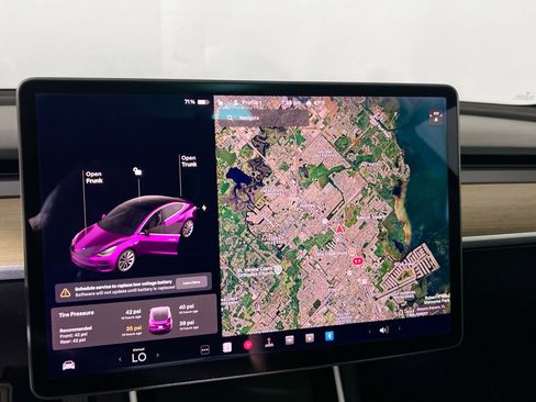 Used 2018 Tesla Model 3 Long Range image 23