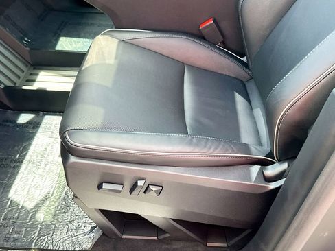 Used 2024 Tesla Cybertruck AWD Crew Cab image 18