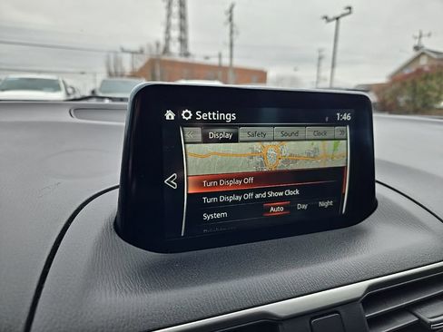 Used 2018 MAZDA MAZDA3 Touring image 28