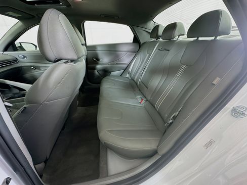 Used 2025 Hyundai Elantra SEL image 28