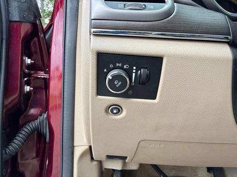 Used 2018 Jeep Grand Cherokee Overland AWD/4WD image 14