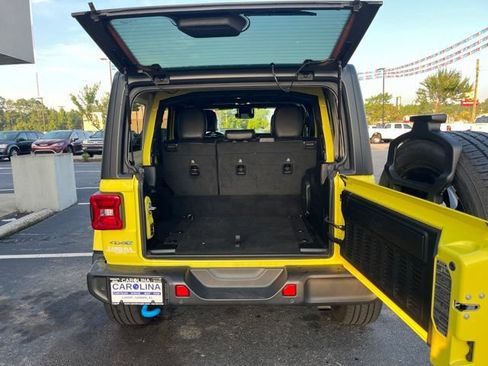 Used 2022 Jeep Wrangler Unlimited Sahara w/ Safety Group AWD/4WD image 33