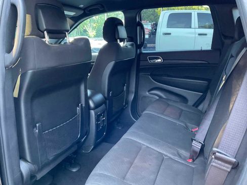 Used 2021 Jeep Grand Cherokee Laredo RWD image 24