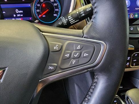 Used 2022 Chevrolet Equinox Premier image 23