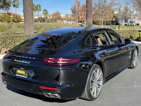 Used 2019 Porsche Panamera Turbo S Executive image 24