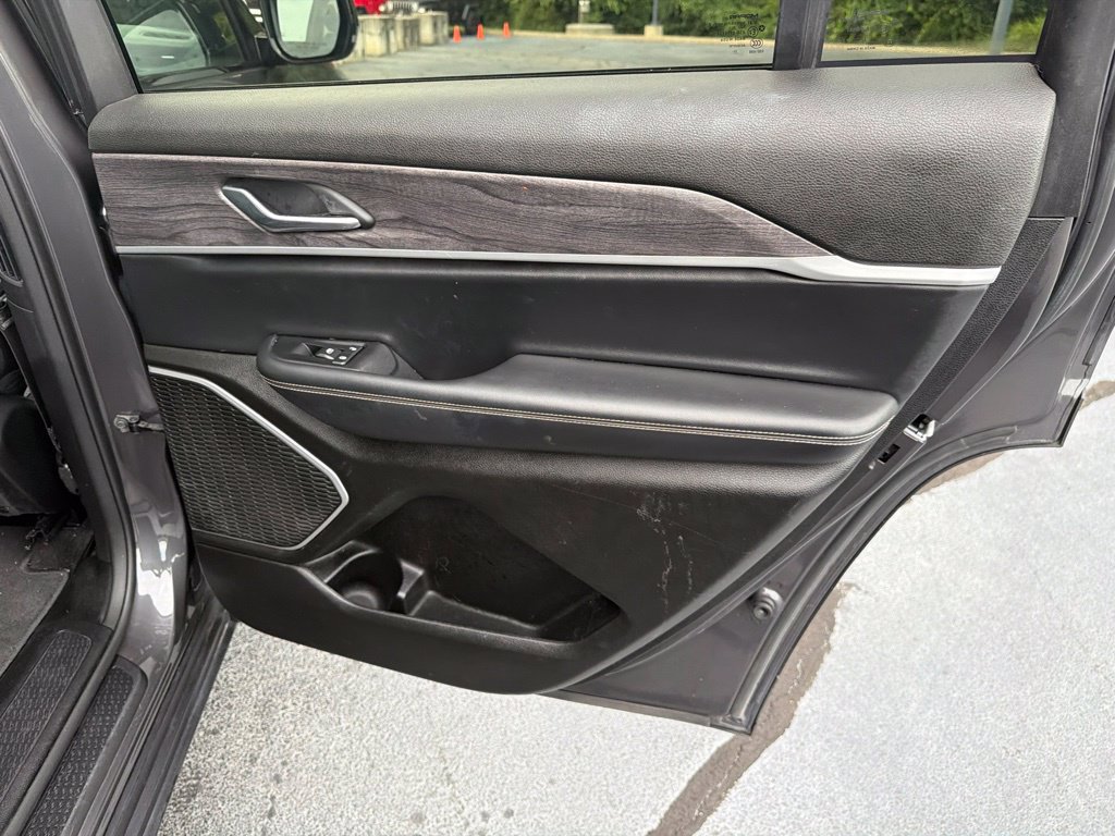 Used 2022 Jeep Grand Cherokee L Limited AWD/4WD image 20