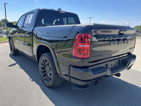 Used 2025 RAM 1500 Limited AWD/4WD image 7