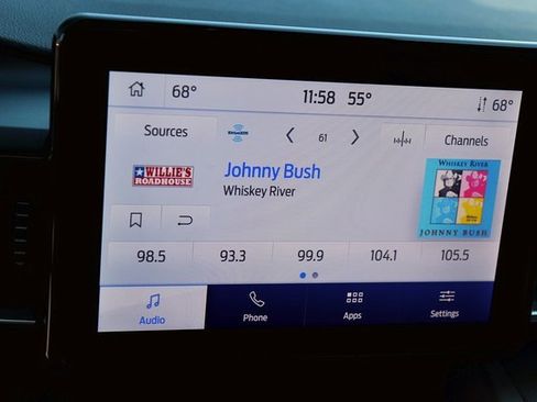 Used 2024 Ford Explorer XLT w/ Equipment Group 202A image 22