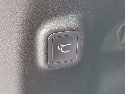 Used 2022 Jeep Cherokee Limited AWD/4WD image 32
