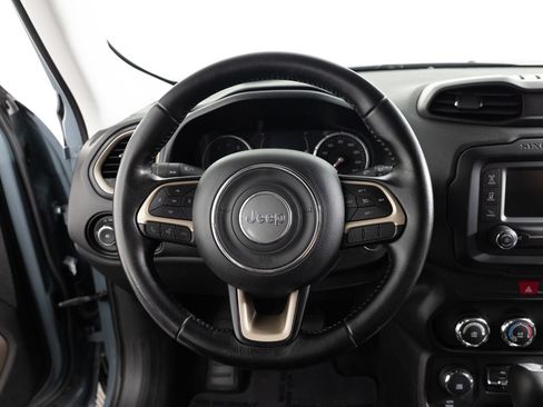 Used 2017 Jeep Renegade Latitude w/ Trailer Tow Group AWD/4WD image 28