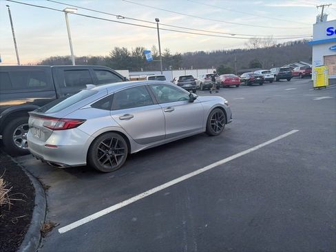 Used 2022 Honda Civic Sport Touring image 5