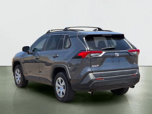 Used 2021 Toyota RAV4 LE w/ Carpet Mat Package (TMS) FWD image 4