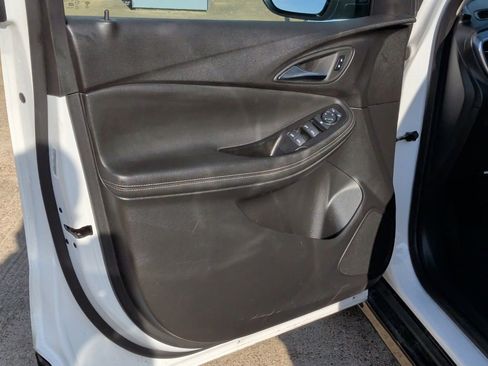 Used 2024 Buick Encore GX Sport Touring image 10